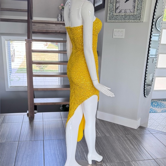 NWOT 🌼 Yellow Sequin Strapless Asymmetrical Dress - Picture 11 of 17